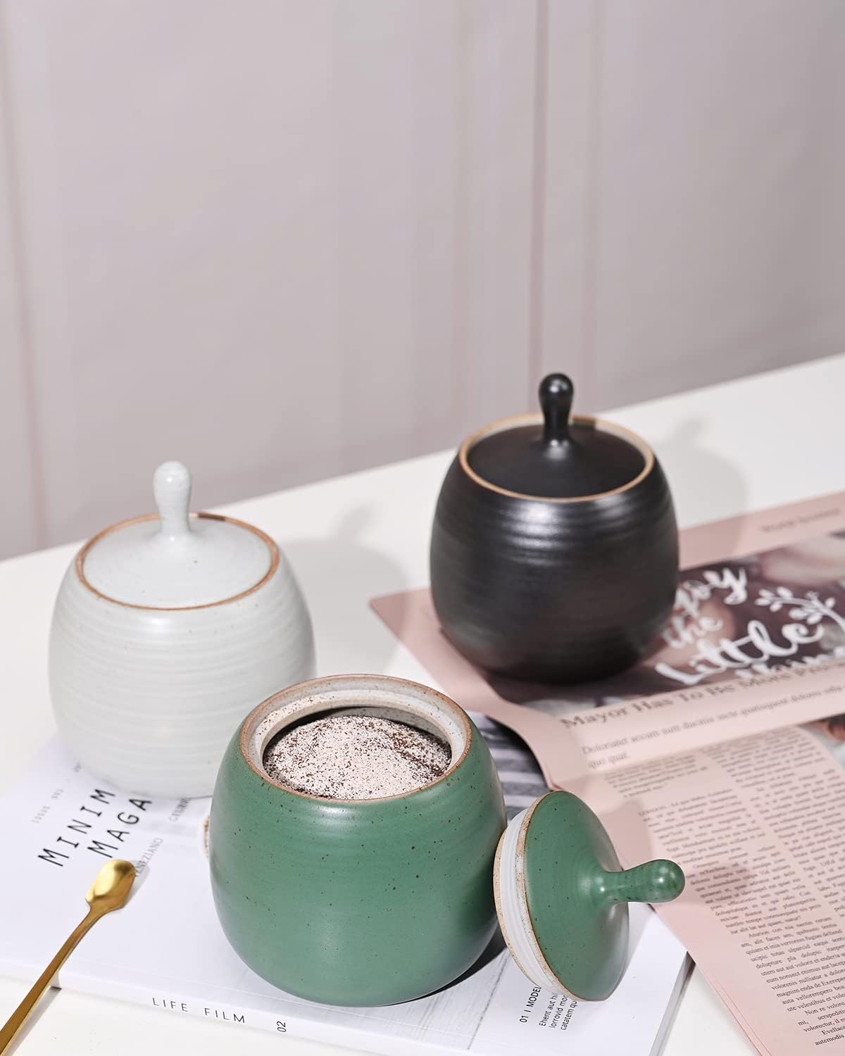 Retro Kitchen Canisters Ceramic Food Storage Jar Roud Shape with Silicone Airtight Lid for Tea, Coffee, Nuts, Herb, Spice, Sugar (Black)