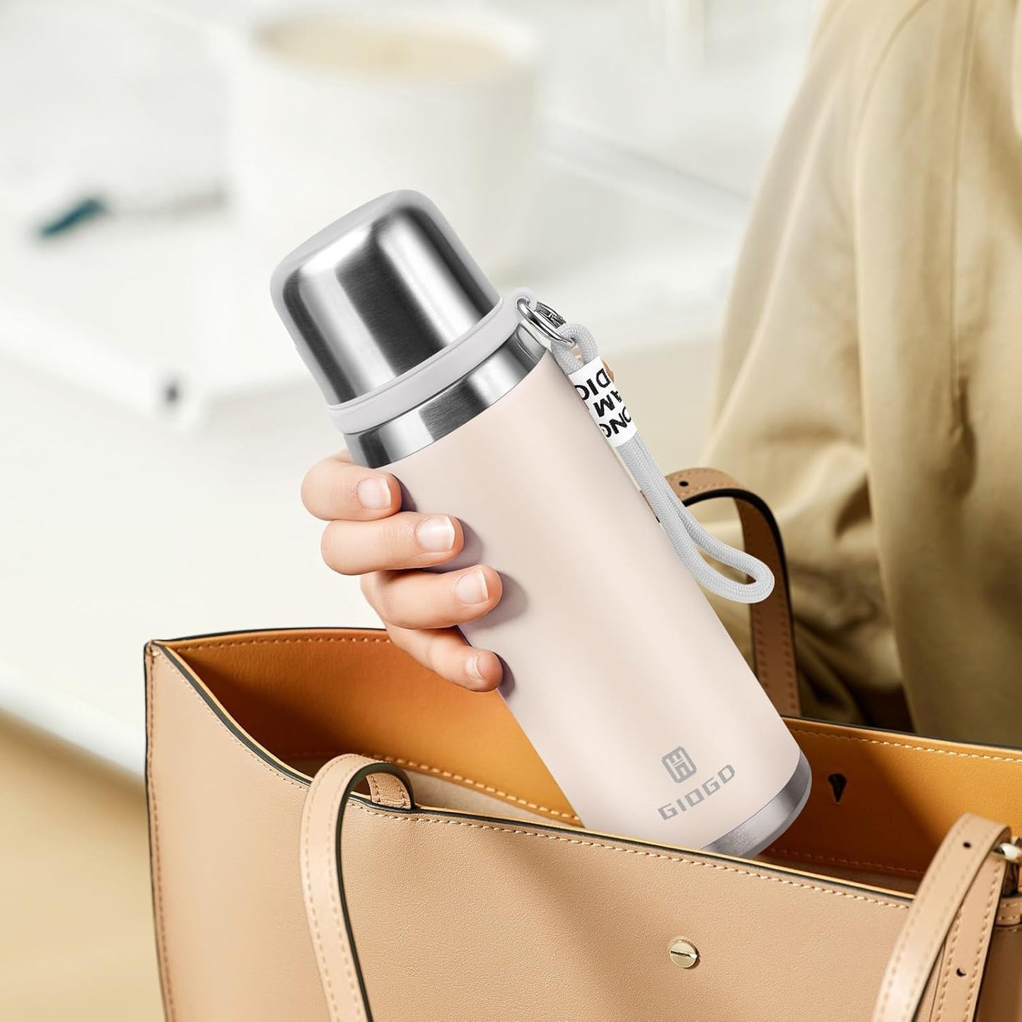 Stainless Steel thermo Bottles with cup 700ml/23.7oz Vacuum Insulated Bottle for hot and cold coffee drink water thermo flask with cup.(Gradient White,700ml)