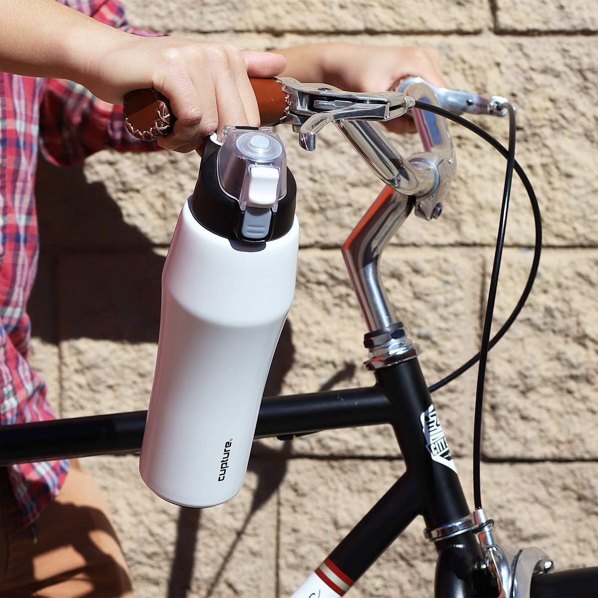 Cupture Action Bottle with Handle - Stainless Steel Vacuum-Insulated, 22 oz