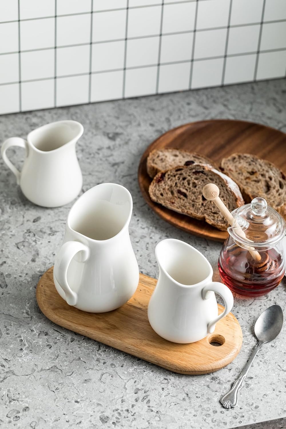 LYEOBOH 17 OZ Creamer Pitcher - Ceramics Creamer with Handle, Coffee Milk Pourer for Home Kitchen Microwave Dishwasher Freezer Safe, White