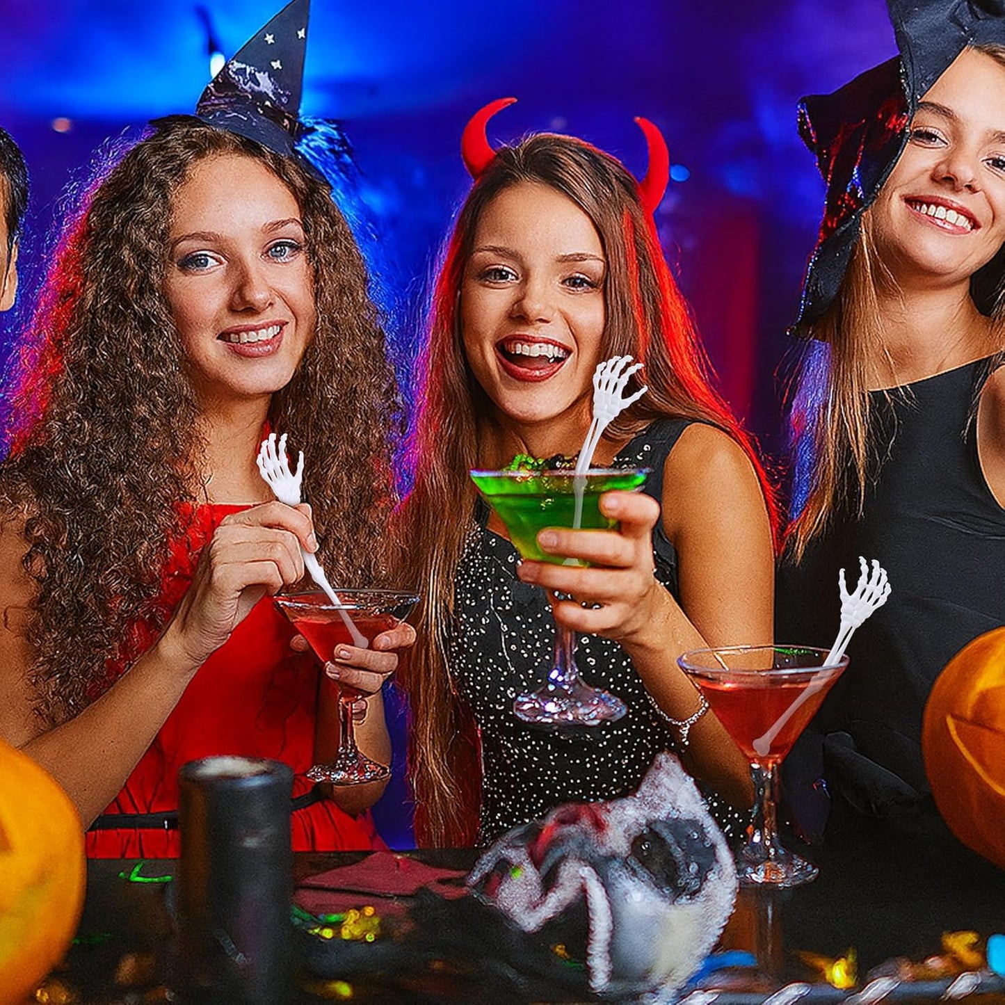 RunNico 50 Pcs 5.9''x1.5'' Halloween Skeleton Cocktail Stirrers, Reusable Skeleton Hand Swizzle Sticks, Halloween Plastic Drink Stirrer for Home Bar Horror Party Table Decorations Photo Props