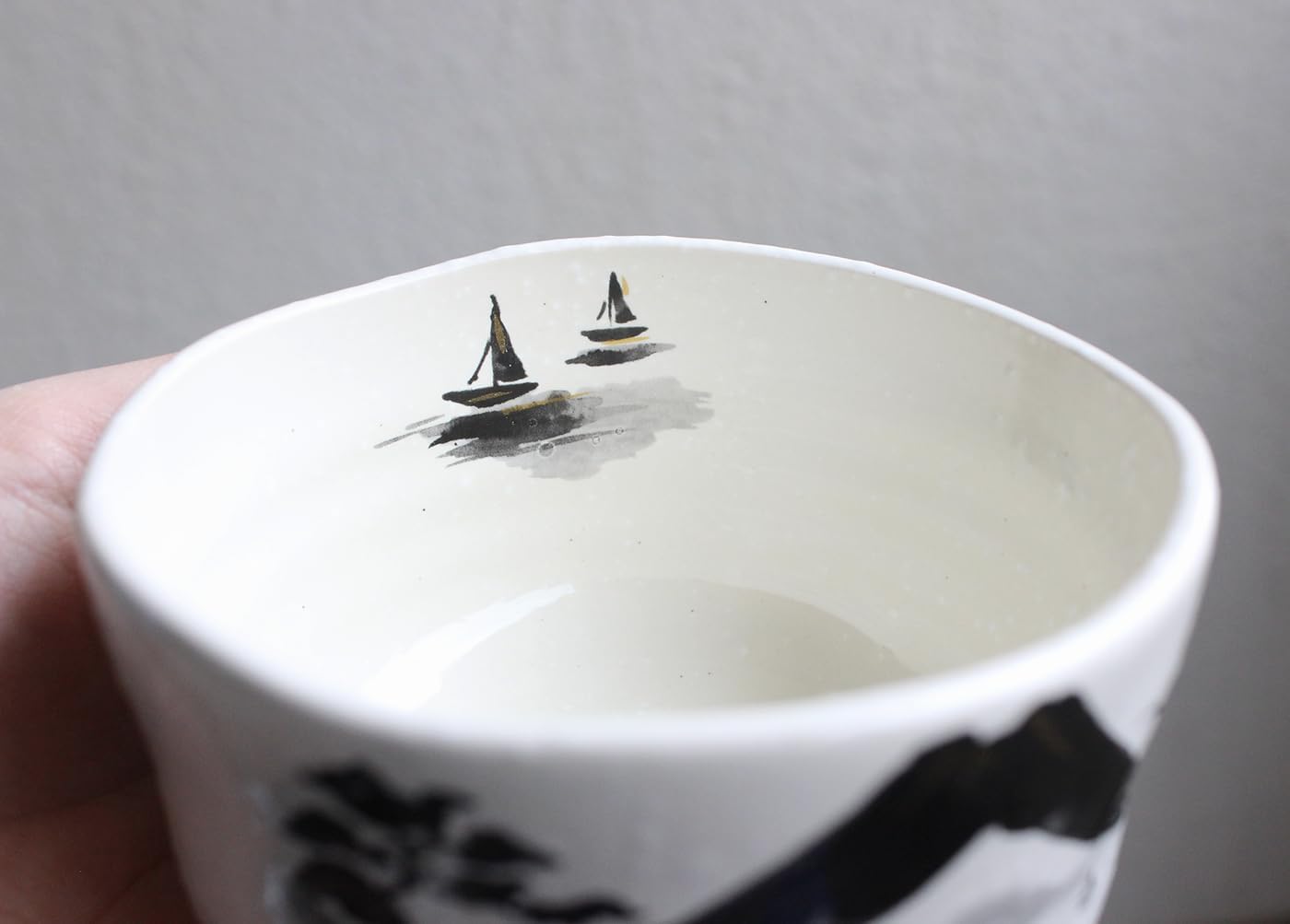 Japanese Traditional Handcrafted Matcha Chawan Tea Bowl Cup Ceremony Tableware Pottery (Kinsai Sansuiga Hiyori Wan)