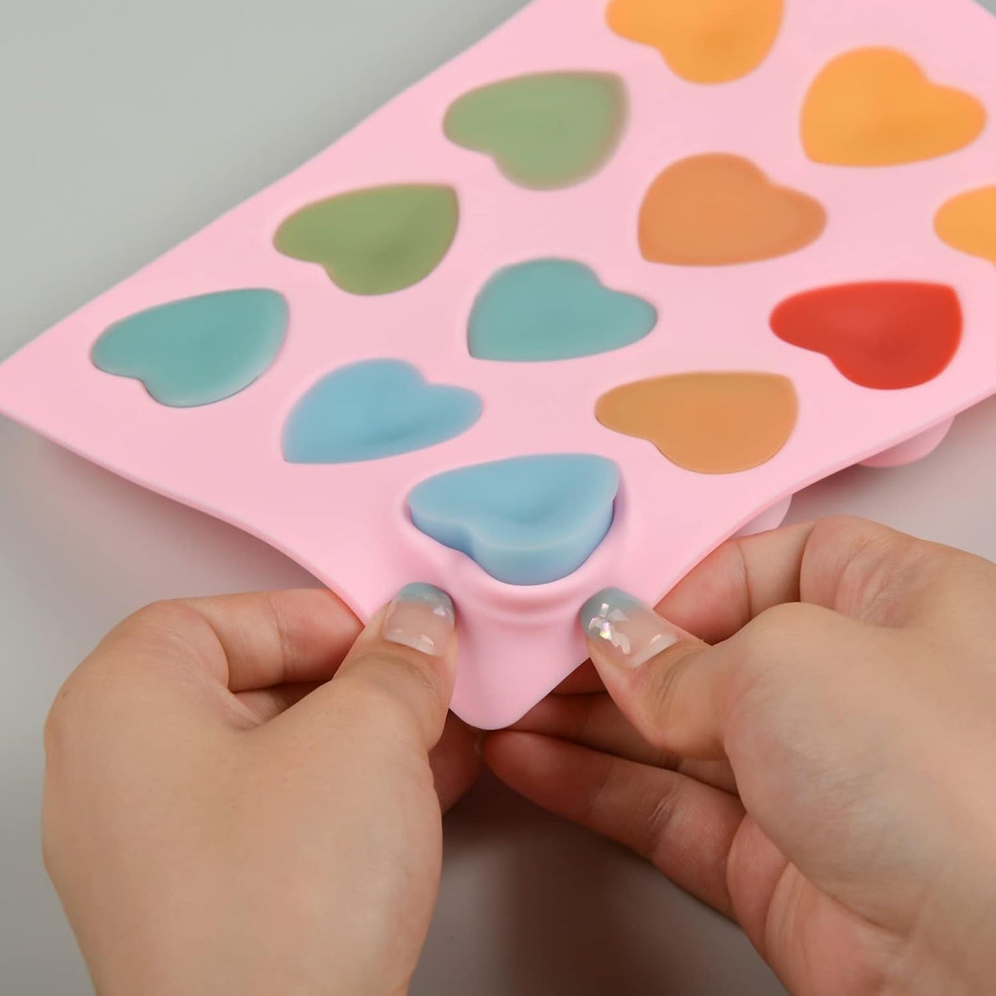 Silicone Heart-Shaped Chocolate Molds - Set of 1 Non-Stick Candy Heart Molds Silicone, for Baking, Candy, Gummy, Food Grade - Pink