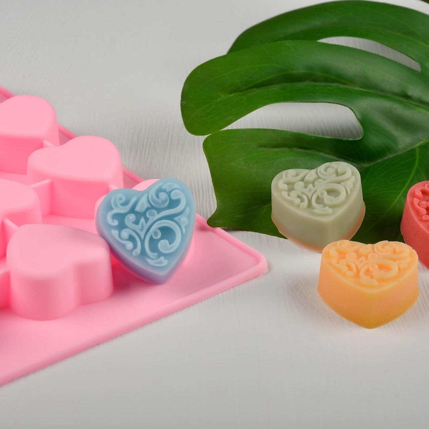 Silicone Heart-Shaped Chocolate Molds - Set of 1 Non-Stick Candy Heart Molds Silicone, for Baking, Candy, Gummy, Food Grade - Pink