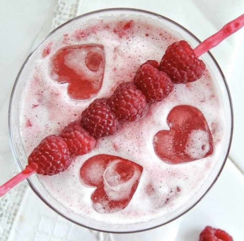 Heart Shaped Ice Cube Trays with Lid, Chocolate Mold, Easy Release Ice Trays, 21-Cavity Silicone Heart Molds for Ice Cubes, Gelatine, Baking and Candy