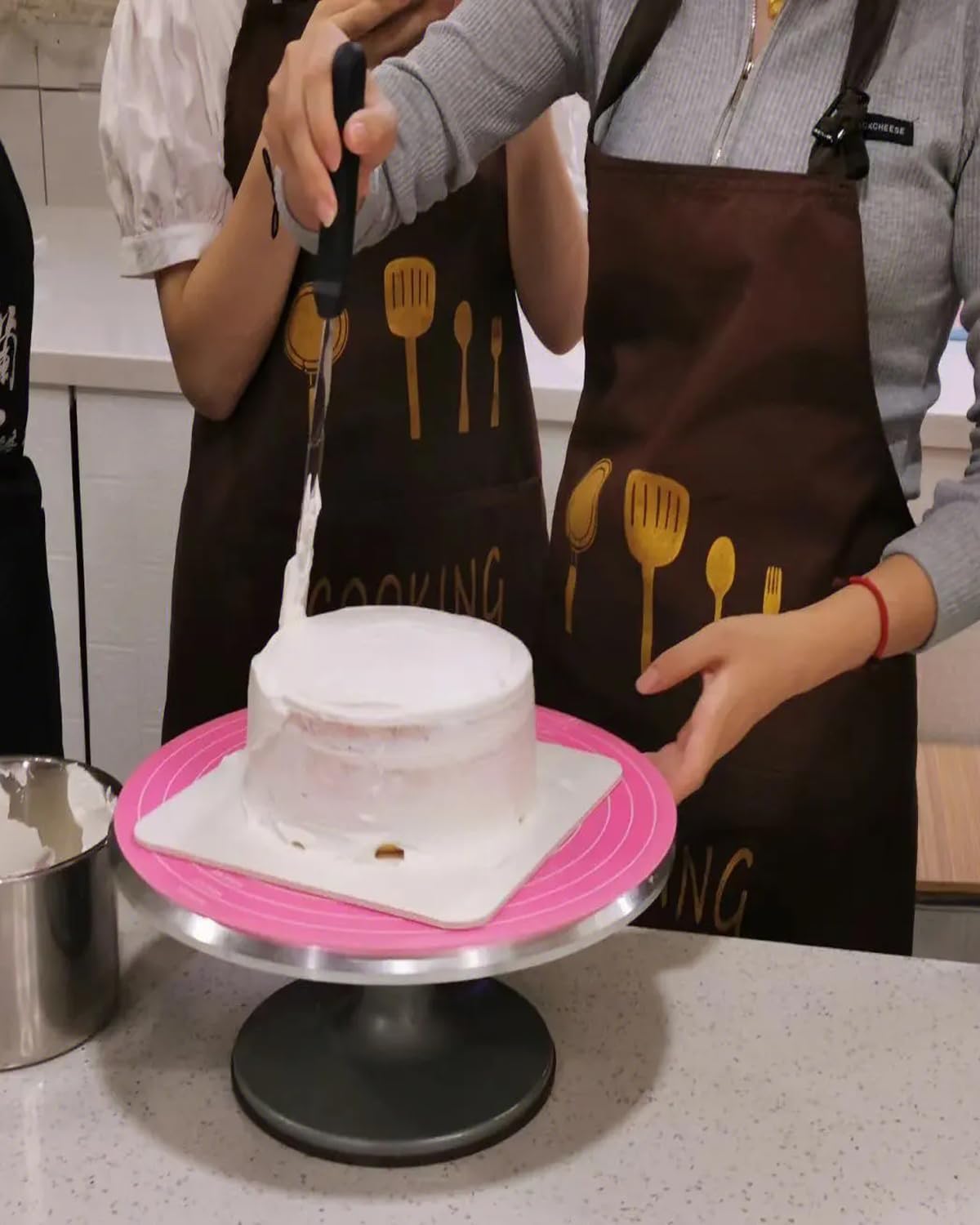 Silicone Baking Mat Cake Mat Silicone Cake Mat Silicone Baking Mat with Measurements for CakeTurntable Stand Non-Stick Heat Resistant Pastry Baking Sheet -Blue