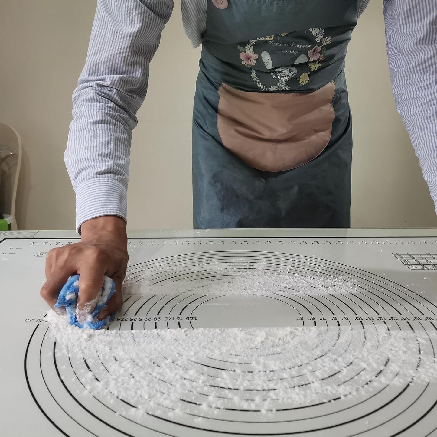 Yansumi Silicone Pastry Mat Extra Large Non-Slip Mat for Rolling Dough Pie Crust and Baking Non-Stick with Measurements (XL, 28"L x 20"W,Black)