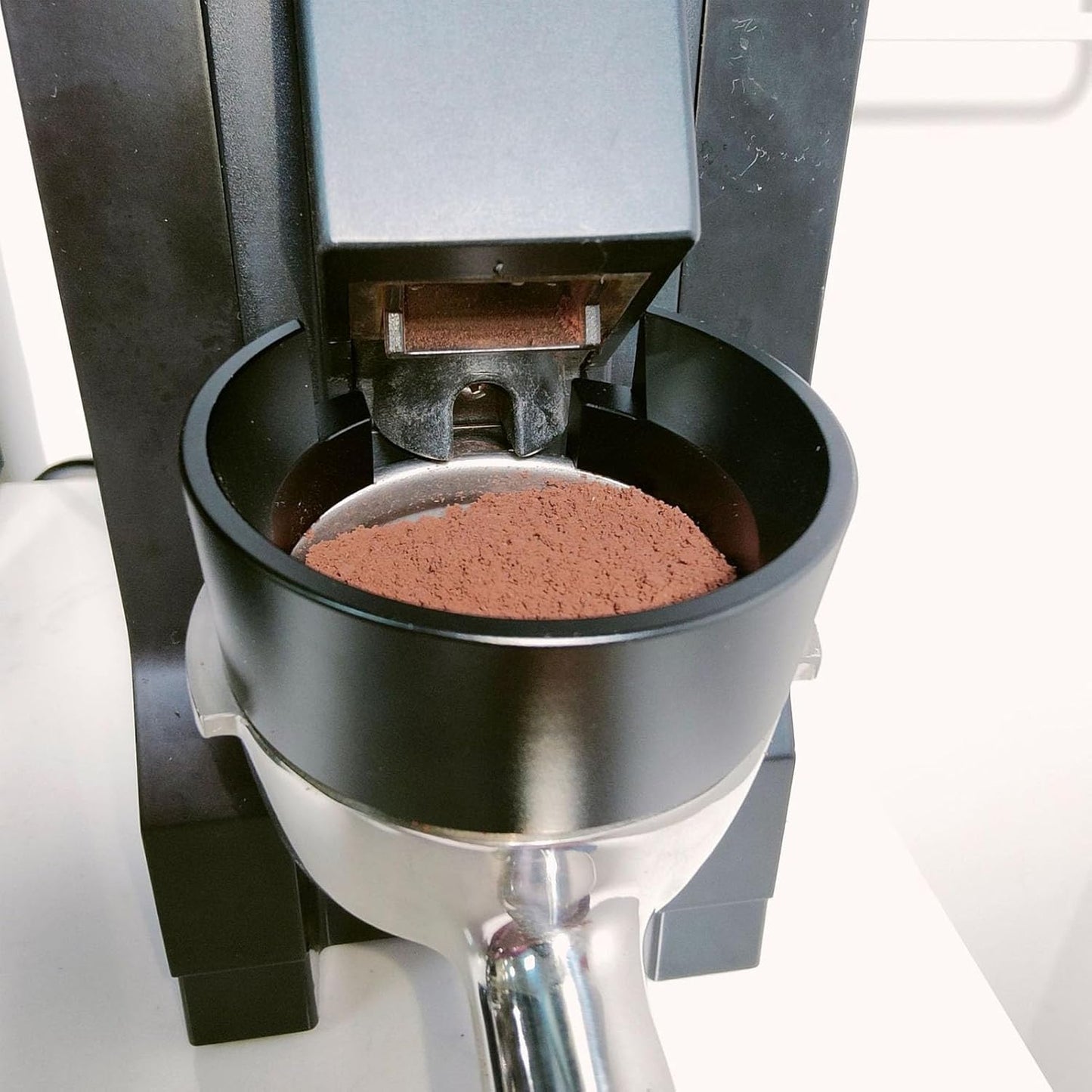 58mm Espresso Dosing Funnel, Lightweight Aluminum Espresso Funnel, 58mm Dosing Funnel, Replacement for Espresso Machine Portafilter (Black)