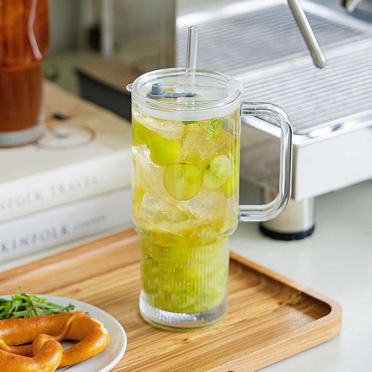 KEMORELA 26oz Ribbed Glass Mug with Handle and Lid – Large Clear Tumbler for Iced Coffee, Tea, Smoothies & Hot Drinks, Reusable Glass Cup with Straw, Dishwasher Safe, Travel Friendly