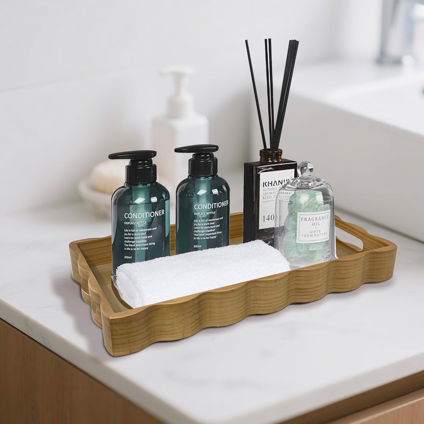 JUIOETURPine Wood Decorative Tray with Handle Rectangular Wooden Serving Tray for Breakfast in Bed,Coffee Table,Dining Table,or Kitchen - Perfect for Living Room,Bedroom,and Entryway Decor (burlywood)