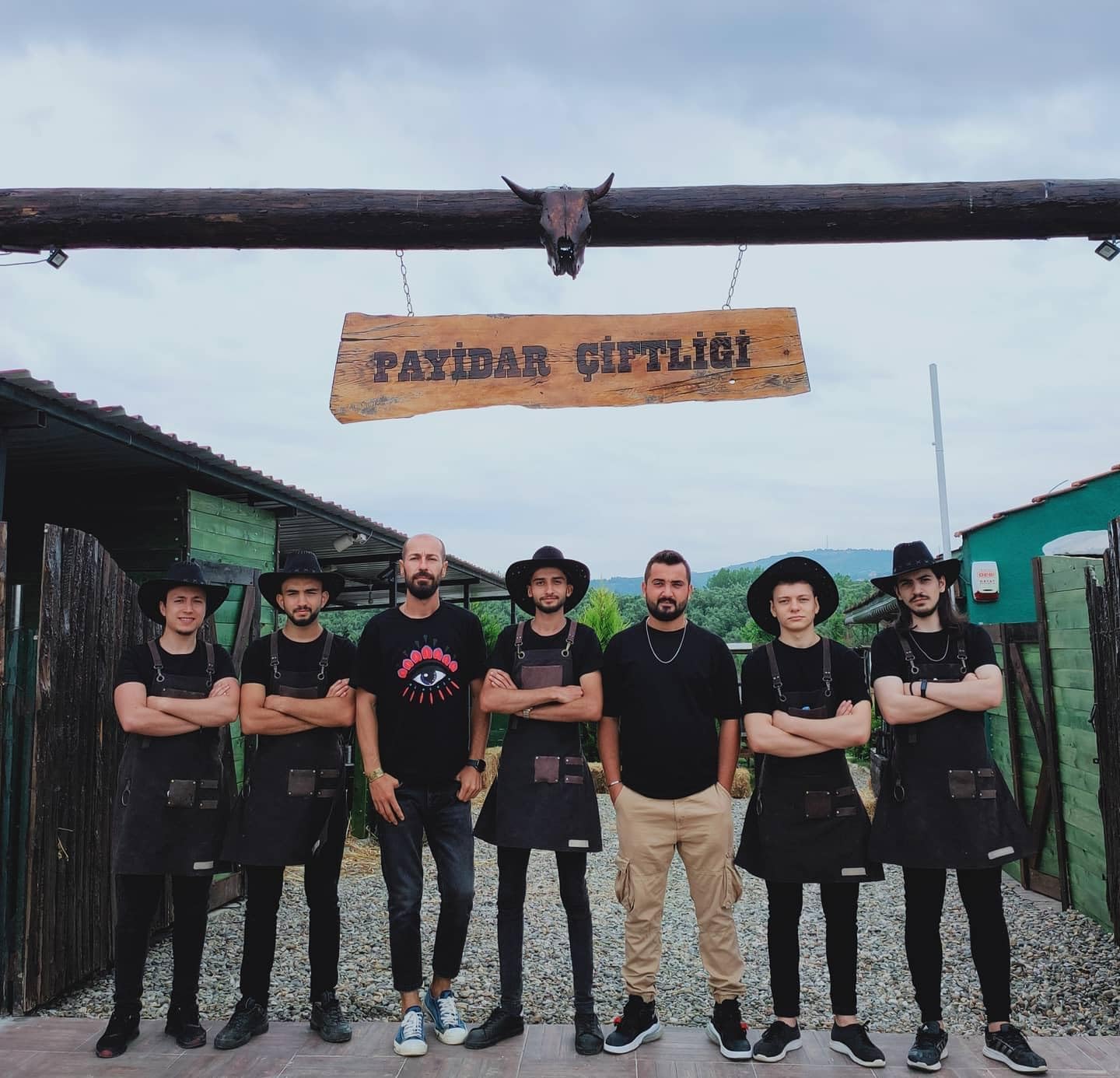 Men and Women Apron for Kitchen, Gardening, Artist, Chef, Work | Canvas, Waterproof, Adjustable Straps Unisex