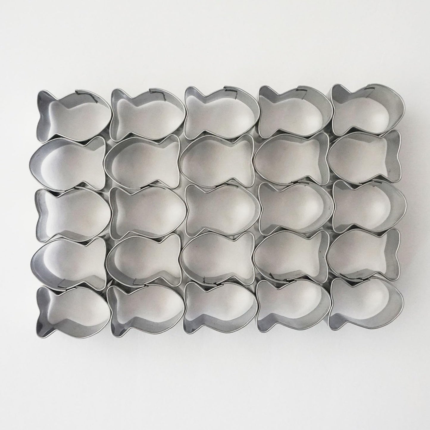 Goldfish Cracker Cutter, Stainless Steel Fish Cookie Cutters Shapes, DIY Mini Snack Crackers Mold 1 Inch, Fish-shaped Treats, 25 Cavity Cookie Stamp with Cleaning Brush