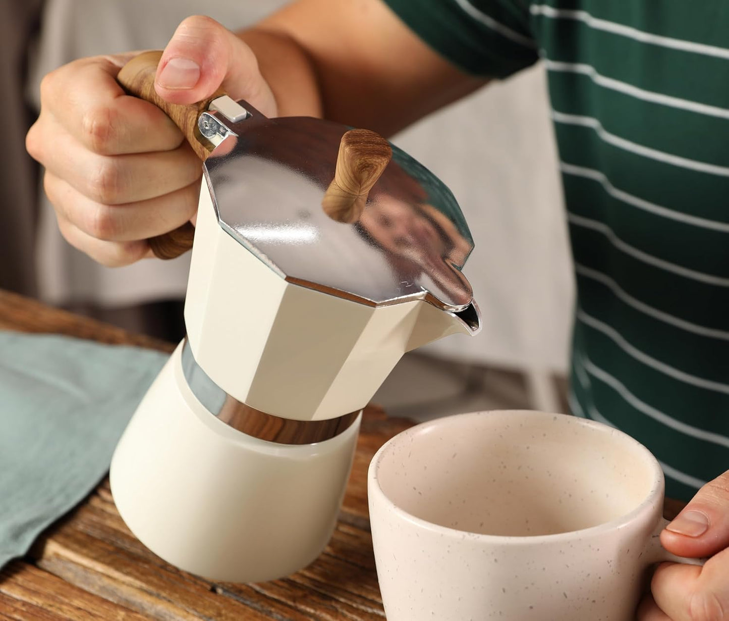 AGOGO Milano Moka pot, Stovetop Espresso maker, Greca Coffee Maker, Stovetop coffee maker and espresso maker percolator With Paper Filter 6 Cup Cream