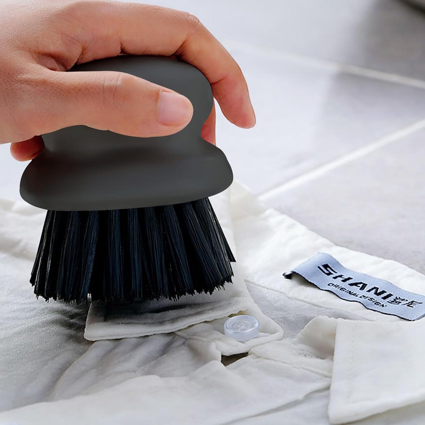 2Pack Dish Scrub Brush, Palm Brush Dish Scrubber with Ergonomic Grip, Kitchen Scrub Brushes for Cleaning for Pans, Pots, Kitchen Sink Cleaning-Black+White