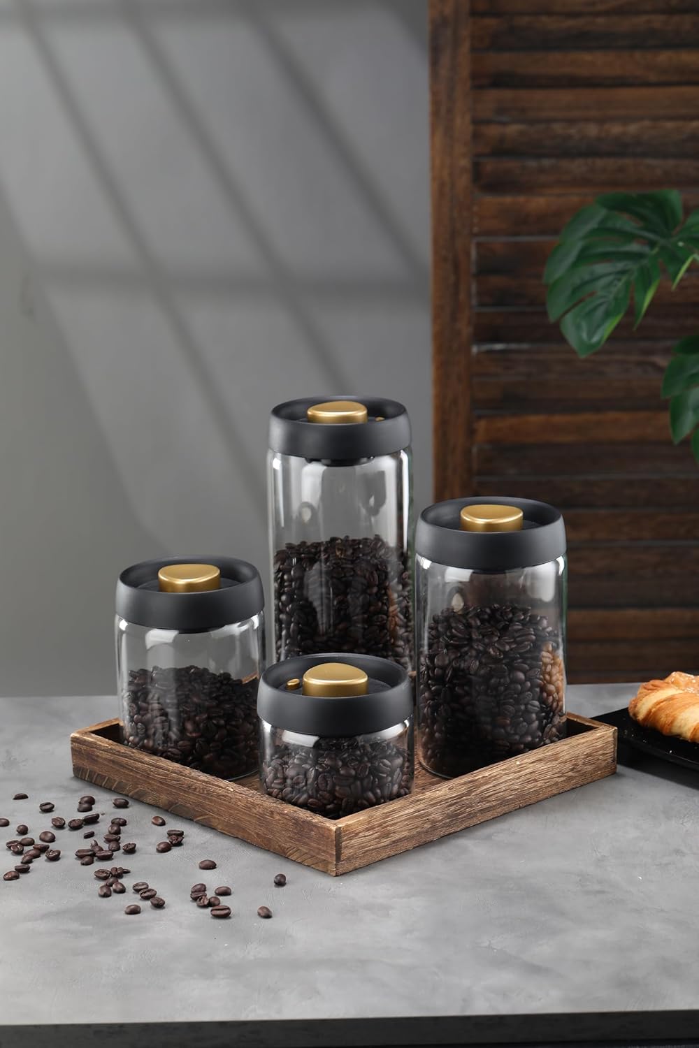 LOEZ Coffee Bean Storage Container Airtight, Lid Sealed with Press-Down Vacuum, Borosilicate Glass Coffee Canister, Food Storage, Coffee Bar for Ground Coffee, Tea, Beans, Spices (Large - Clear)