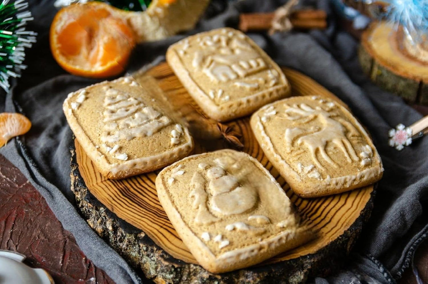 MOTEERLLU Wooden Cookie Molds Baking, Wood Cookie Stamp Cutter Carved Biscuit Embossing Gingerbread Mold