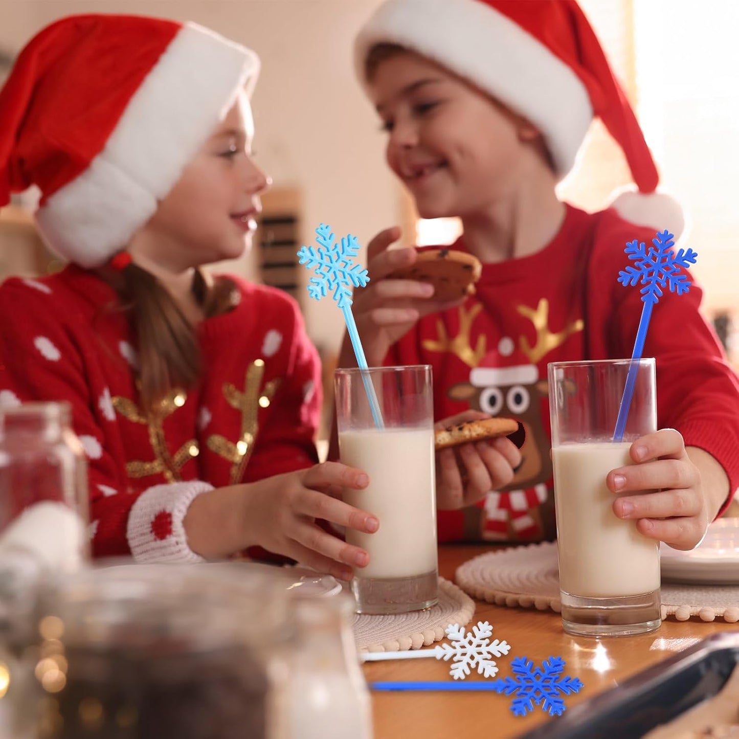 30 Pcs Christmas Drink Stirrers Xmas Stir Stick Holiday Coffee Swizzle Stick Reusable Plastic Hot Cocoa Bar Chocolate Decoration Cocktail Mixer(Blue Snowflake,Blue White)