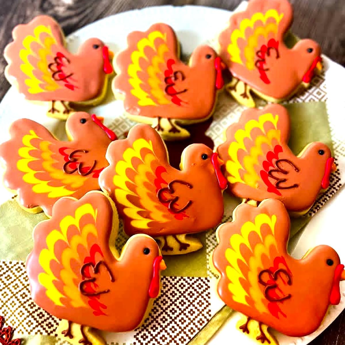 Thanksgiving Cookie Cutters 7PCS, Large Pumpkin Turkey Pine Cones Maple Leaf Squirrel Fall Cookie Cutters Shapes, Sturdy Metal Fondant Biscuit Cutters for Home Holiday Baking with Family