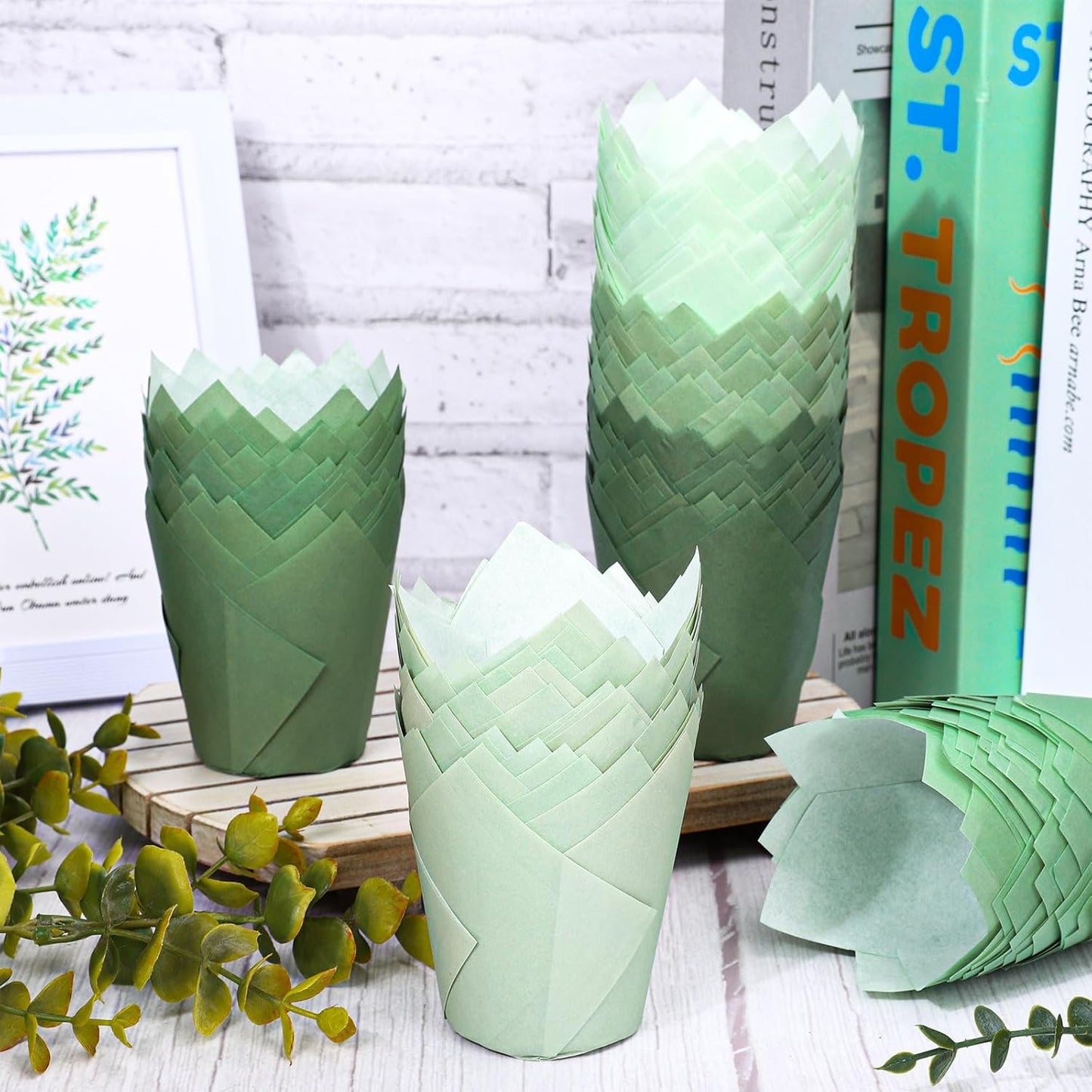 180Pcs Sage Green Tulip Cupcake Liners Gradient Green Muffin Baking Cups Cupcake Wrappers for Wedding Bridal Shower Spring Holiday Party Supplies