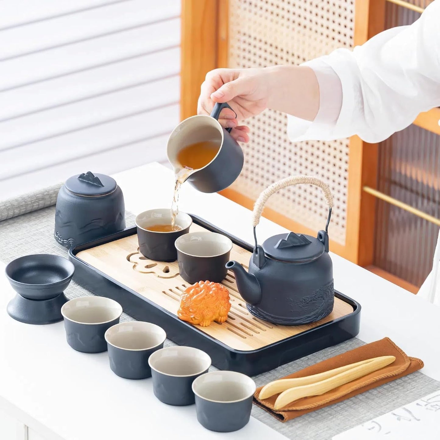 ICHAG Chinese Tea Set, Japanese Tea Sets for Adults, 15-Piece Porcelain Gongfu Tea Set with Tea Pet & Tea Tray, Japanese Teapot Set, Travel Tea Party Set, for Home/Office/Outdoor/Gifts (Black)