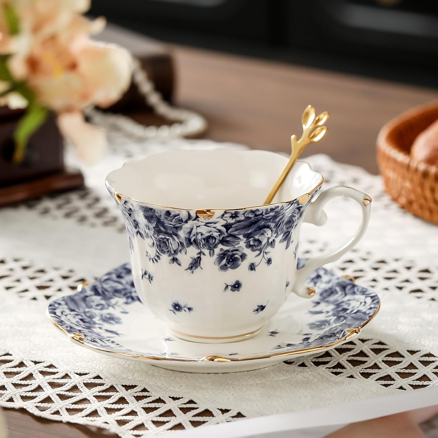 TATSUMI Country Roses Bone China Tea Cup and Saucer Set, 3 Pieces, Vintage Style, For Women and Tea Parties（sky blue，1 set）