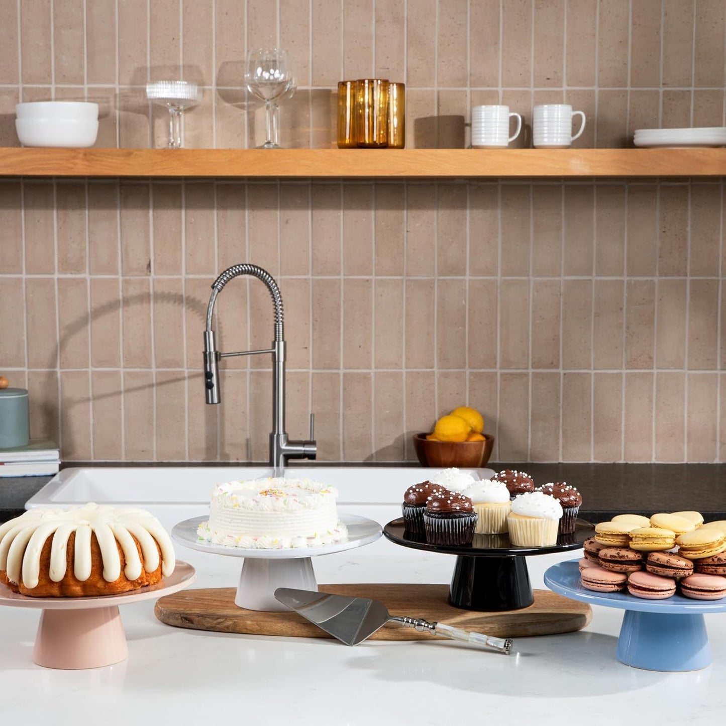 The Cake Stand -10 Inch Ceramic Pedestal Cake Stand with Gloss Finish - Modern Display for Cakes, Cupcakes, Cookies & More - Perfect for Weddings, Birthdays & Baby Showers (Rose)