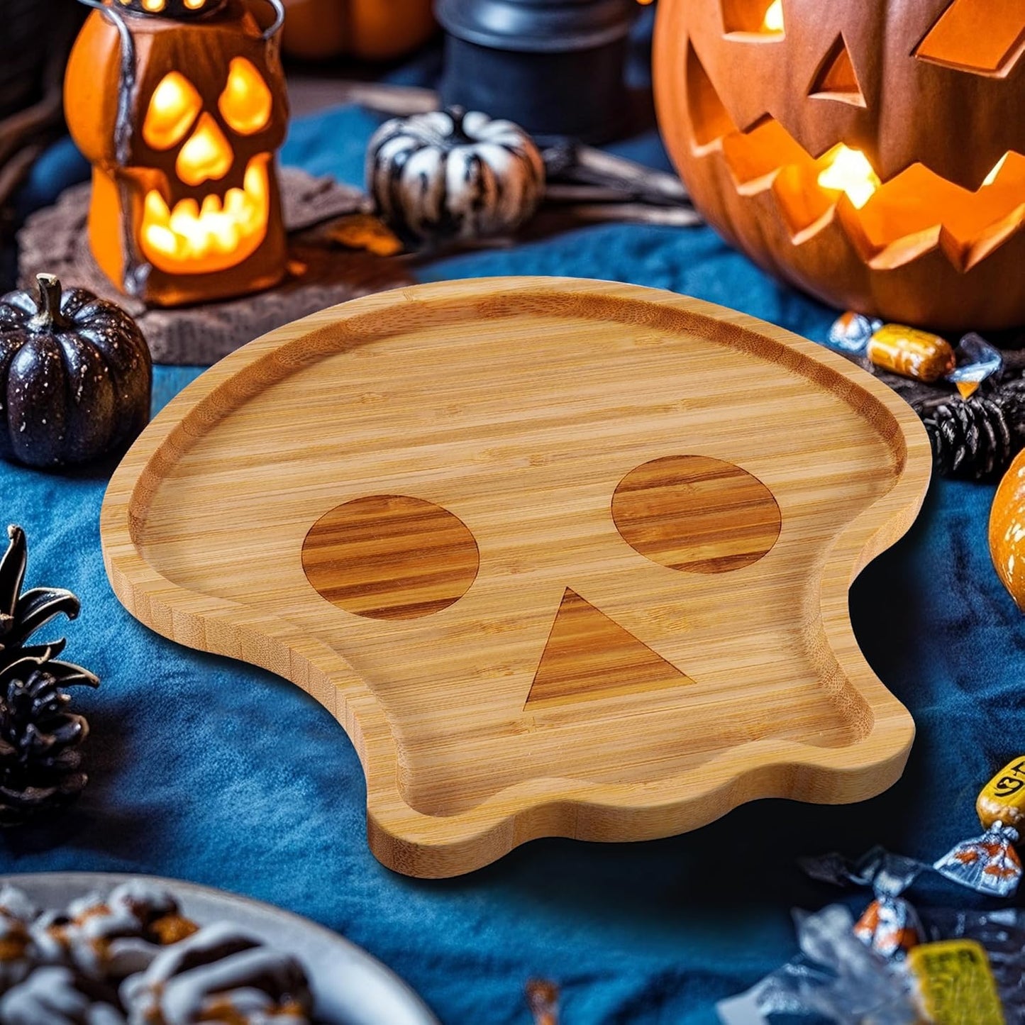 TJ POP Halloween Skull Serving Platter - 10” x 9” Skull Shaped Bamboo Serving Tray, Cute Wooden Charcuterie Board, Spooky Halloween Snack Dessert Candy Dish Plate for Party, Kitchen, Dining Decor