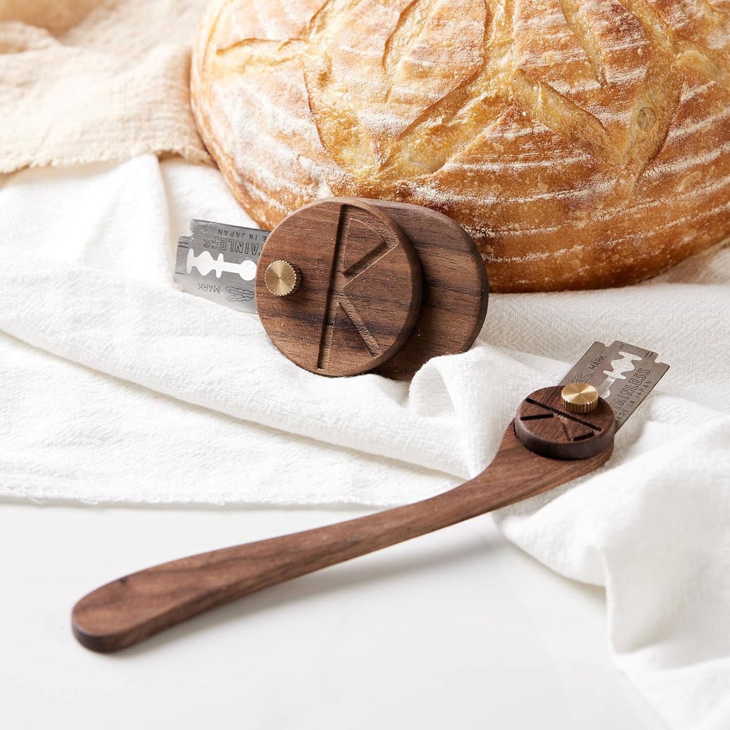 Bread Lame Set of 2, Scoring Knife with 5 Feather Blades, Sourdough Scoring Tool with Storage Box, Dough Scoring Tool for Bread Baking, Dexterous-Cut Series Lame Bread Tool (LUNA & ELEGANT)