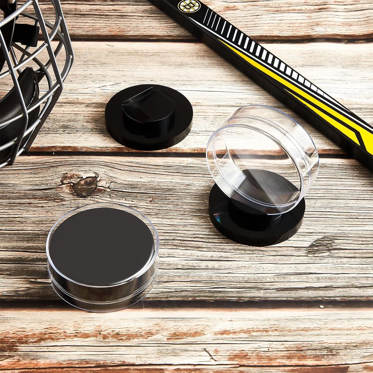 Taiyin Clear Shell Black Base Puck Holder Acrylic Hockey Puck Display Case Hockey Display Stand