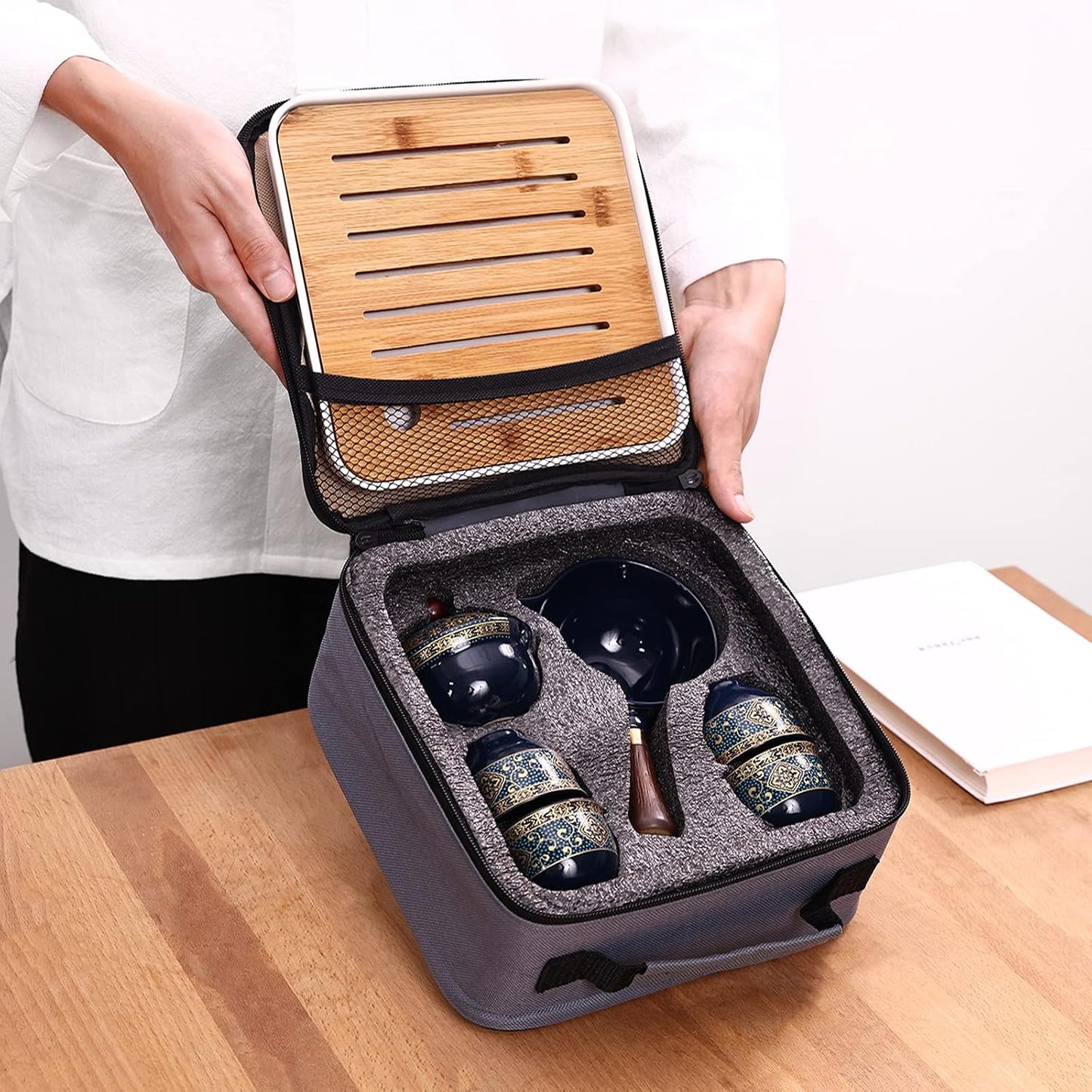 LURRIER Porcelain Chinese Gongfu Tea Set,Portable Teapot Set with 360 Rotation Tea maker and Infuser,Portable All in One Gift Bag for Travel,Home,Gifting,Outdoor and Office (Kitty Cat)