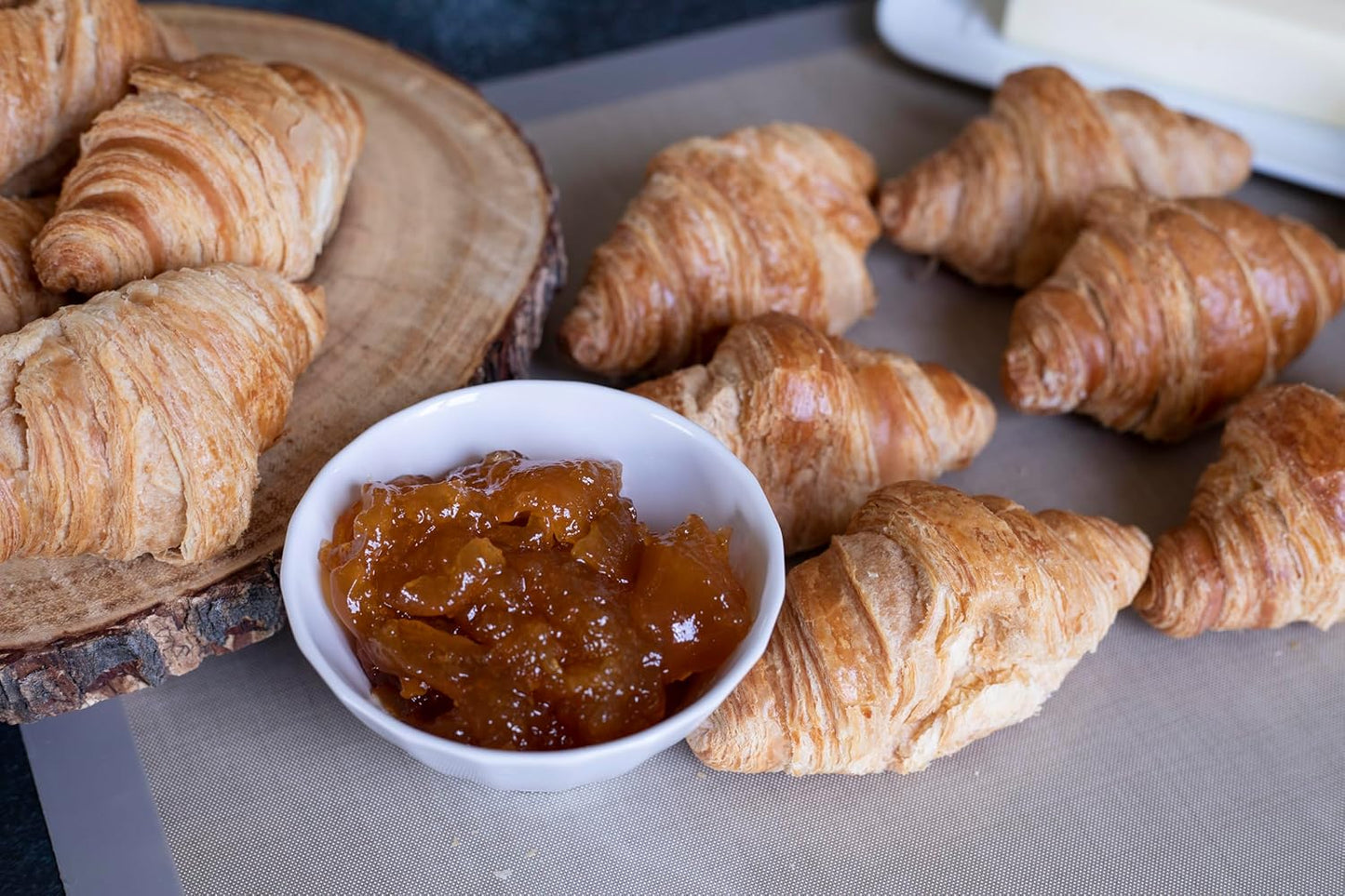 Silicone Baking Mats, Full size, Baking Sheet Liners, Pack of 2, Oven Safe, 17 x 25 inch, Non-Stick, Silicone Baking Sheet Liner, Perfect For Baking Macarons Cookies And Cakes