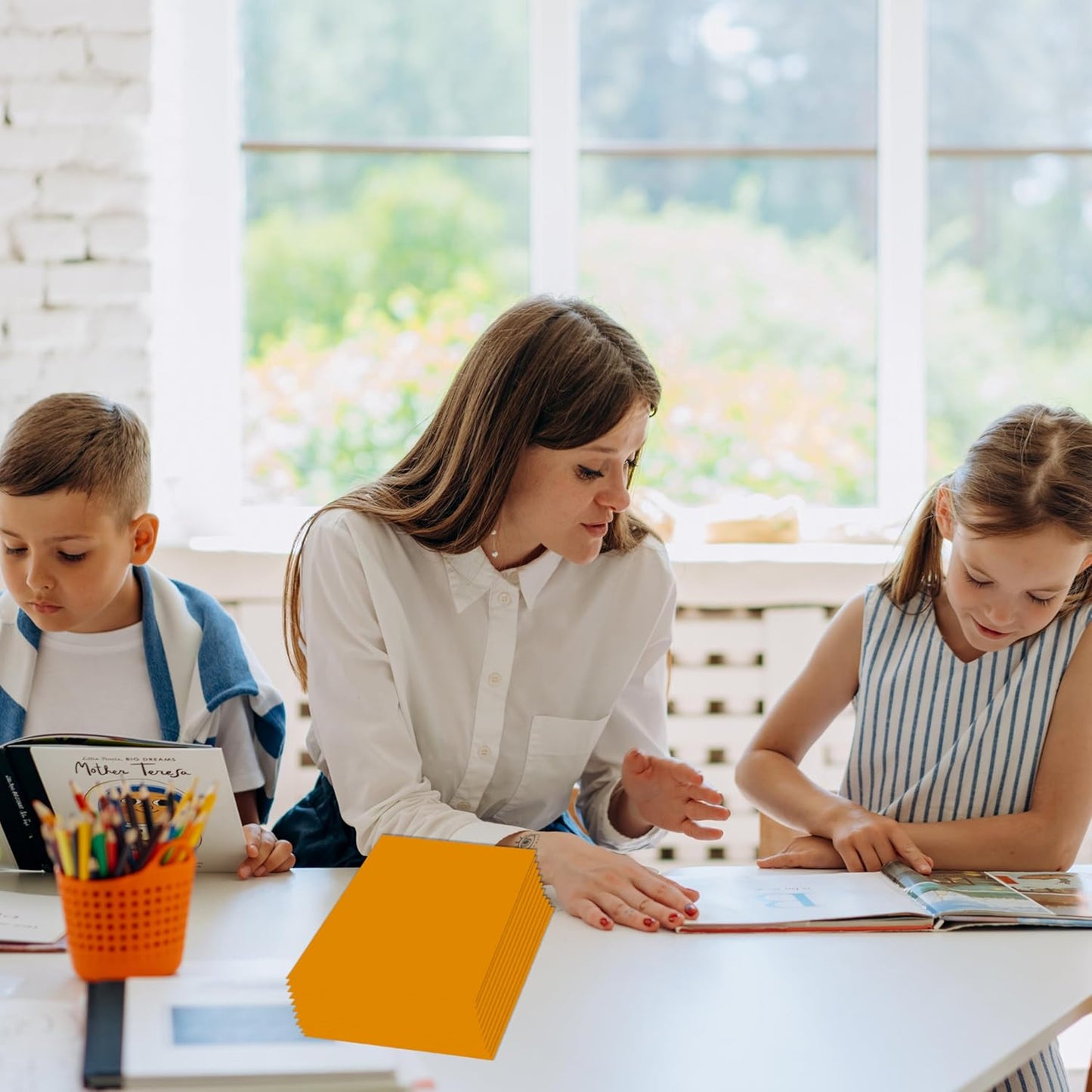 Zzrywuty File Folders with Pockets Letter Size, 50-Pack Paper Folders with Card Slot, Two Pocket Folders for School Students, Businessmen, Home and Office Workers (Orange)