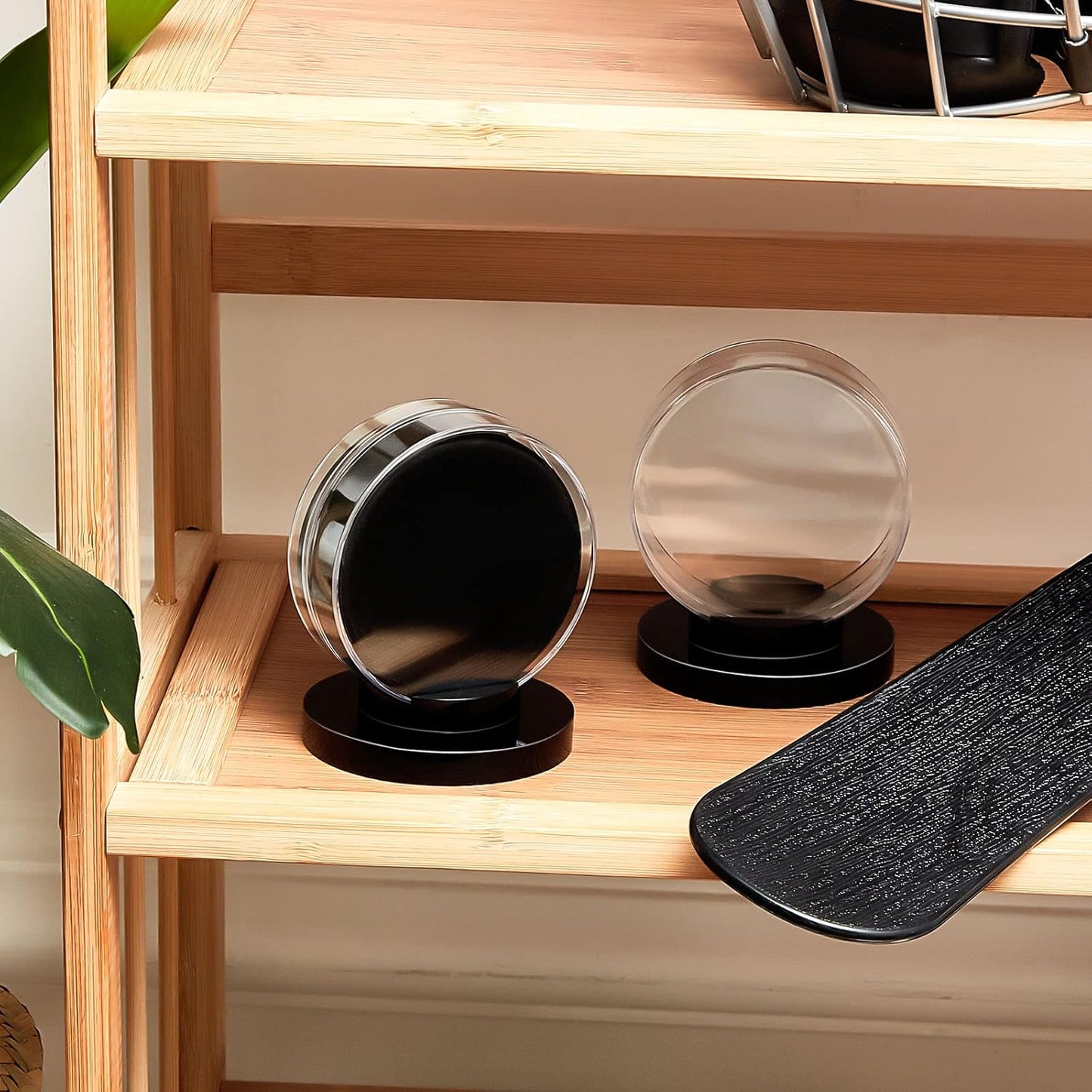 Taiyin Clear Shell Black Base Puck Holder Acrylic Hockey Puck Display Case Hockey Display Stand