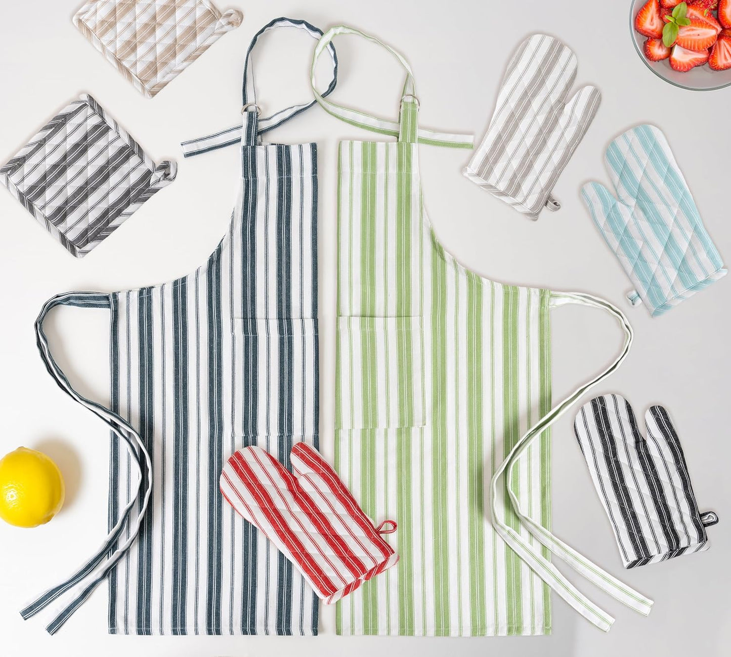 Cotton Professional Apron For Kitchen – 28 x 32 Inches – For Women & Men – Useful When Cooking, Baking, Gardening – Adjustable Strap Around Waist & Neck With Pockets Black Stripes